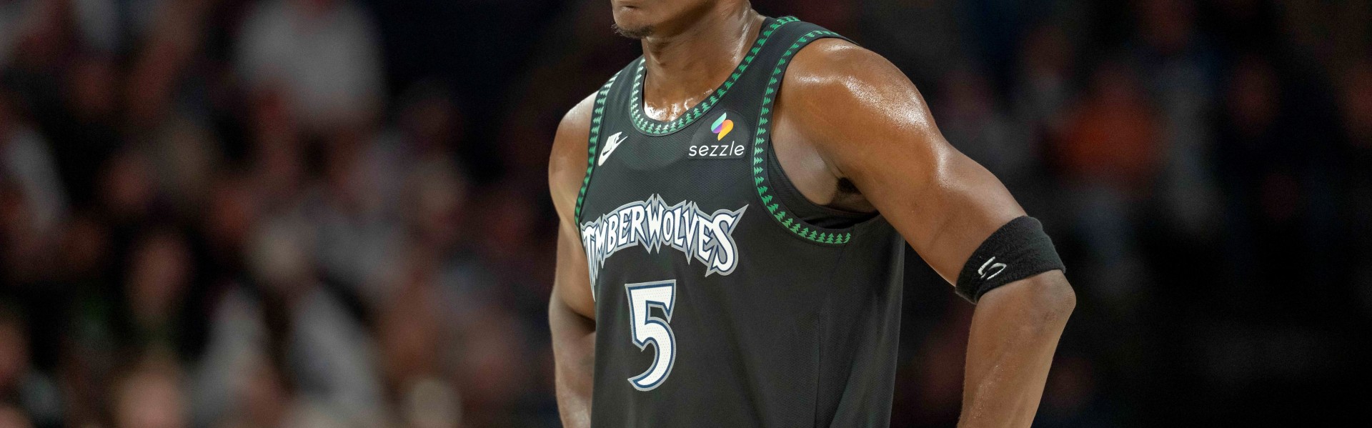 开云体育官网-完全被限制！爱德华兹17中6&amp;罚球10中5得到19分 出现6失误5犯规