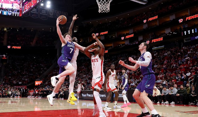 开云-克努佩尔24+4杜兰特31+5 黄蜂战胜火箭豪取八连胜